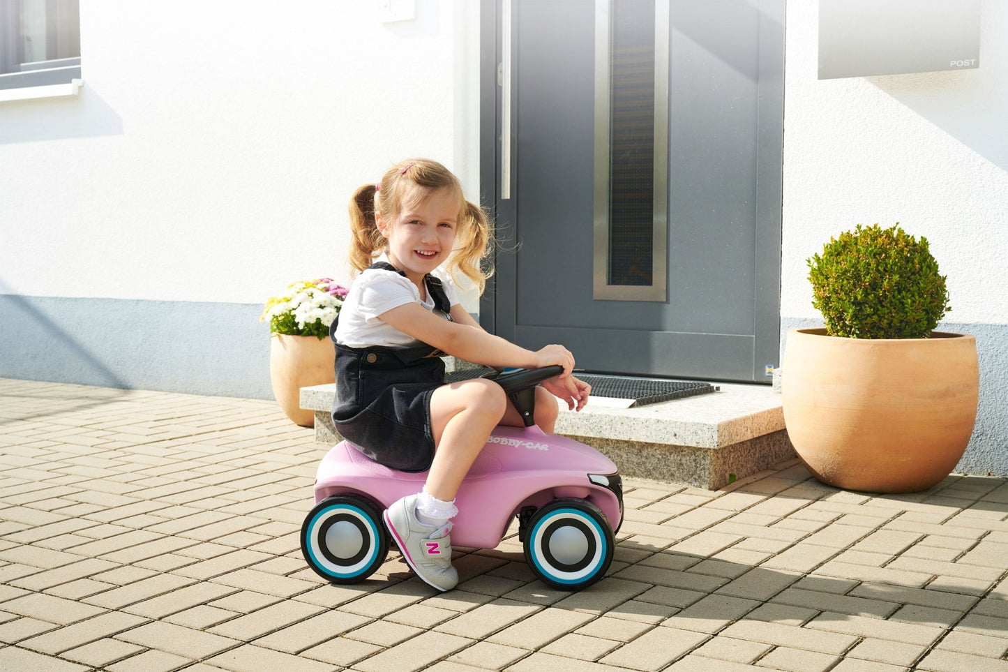 Vaikams mašina BIG Pink Push Ride Ant Bobby Car Neo Pink - DKhouse